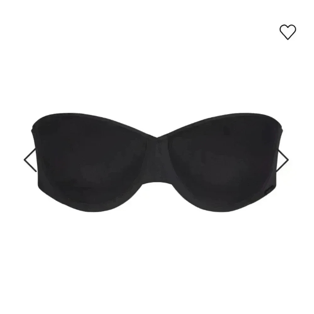 SKIMS Black Strapless Bra